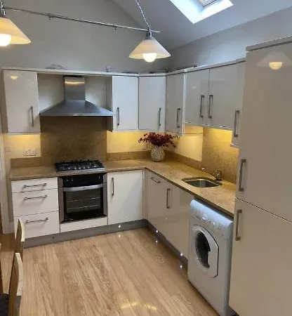Glenwood House Апартаменты Walterstown